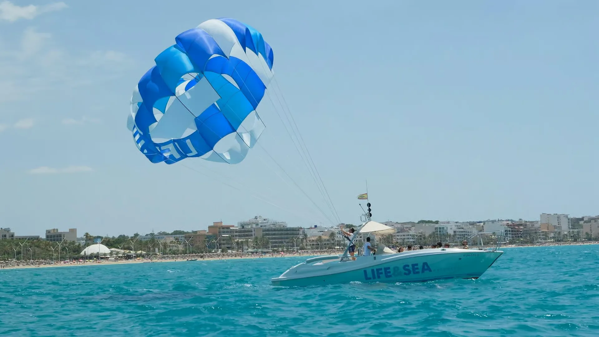 Fly over Mallorca with Palma Bay parasailing