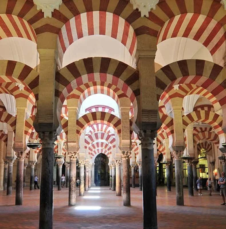 Córdoba tour from Seville: Mosque-Cathedral and Jewish Quarter