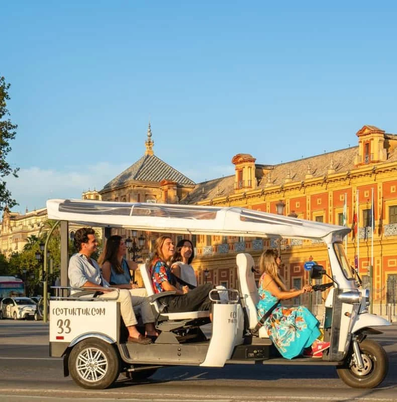 Private tuk tuk tour in Seville: panoramic Eco Tuk Tuk ride