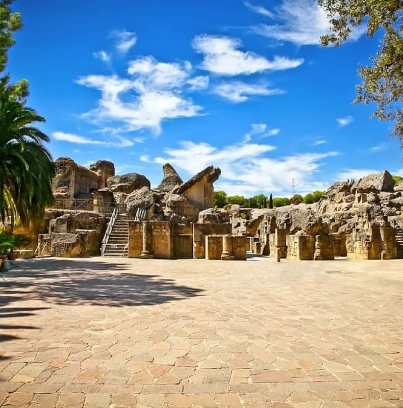 Roman Italica Tour in Seville with admission included