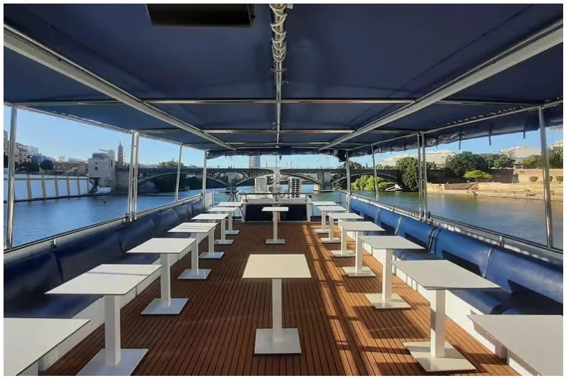 Guadalquivir-Bootsfahrt mit Mittag- oder Abendessen in Sevilla