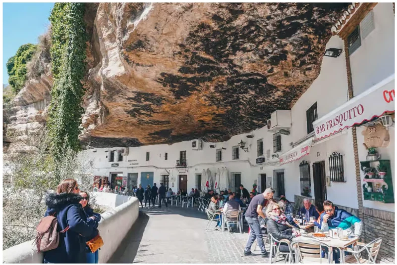 White Villages and Ronda from Seville: guided day trip with pickup