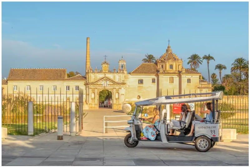 Private electric tuk-tuk tour in Seville to see the essentials without long walks