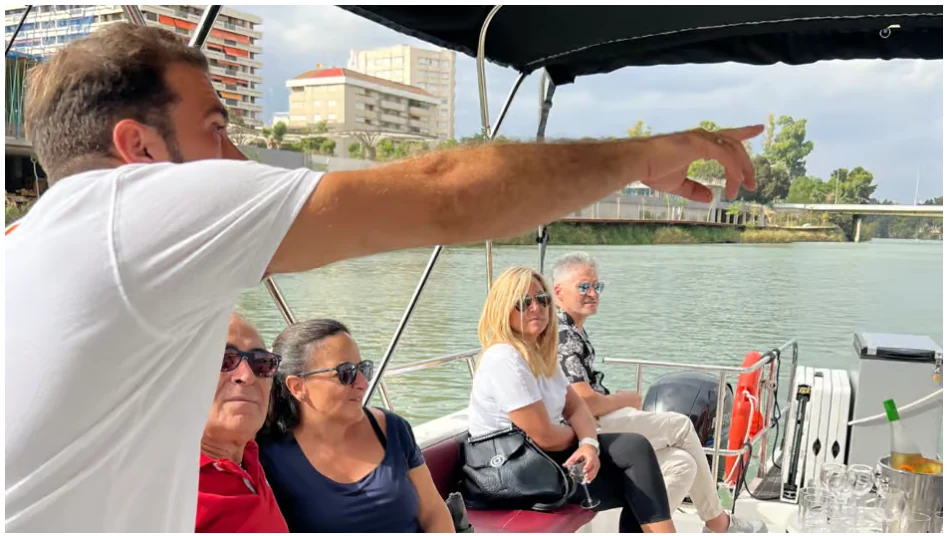 Tour en bateau sur le Guadalquivir avec guide et boisson