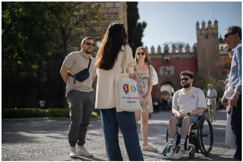 Seville small group guided walking tour through the essential landmarks