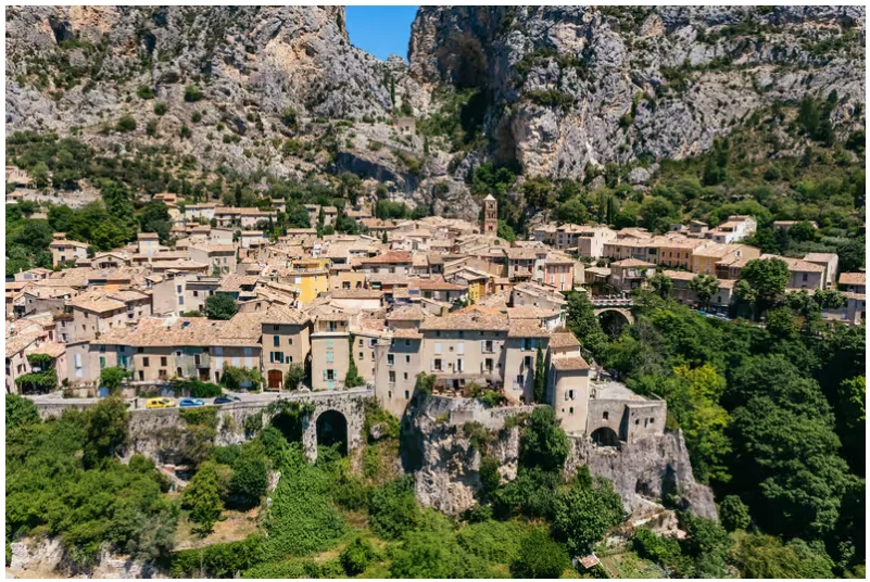 Verdon Gorge tour from Nice: lavender, lake views and Provençal villages