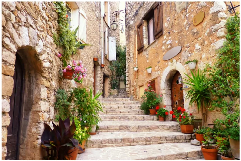 Provence Tour from Nice through Medieval Villages