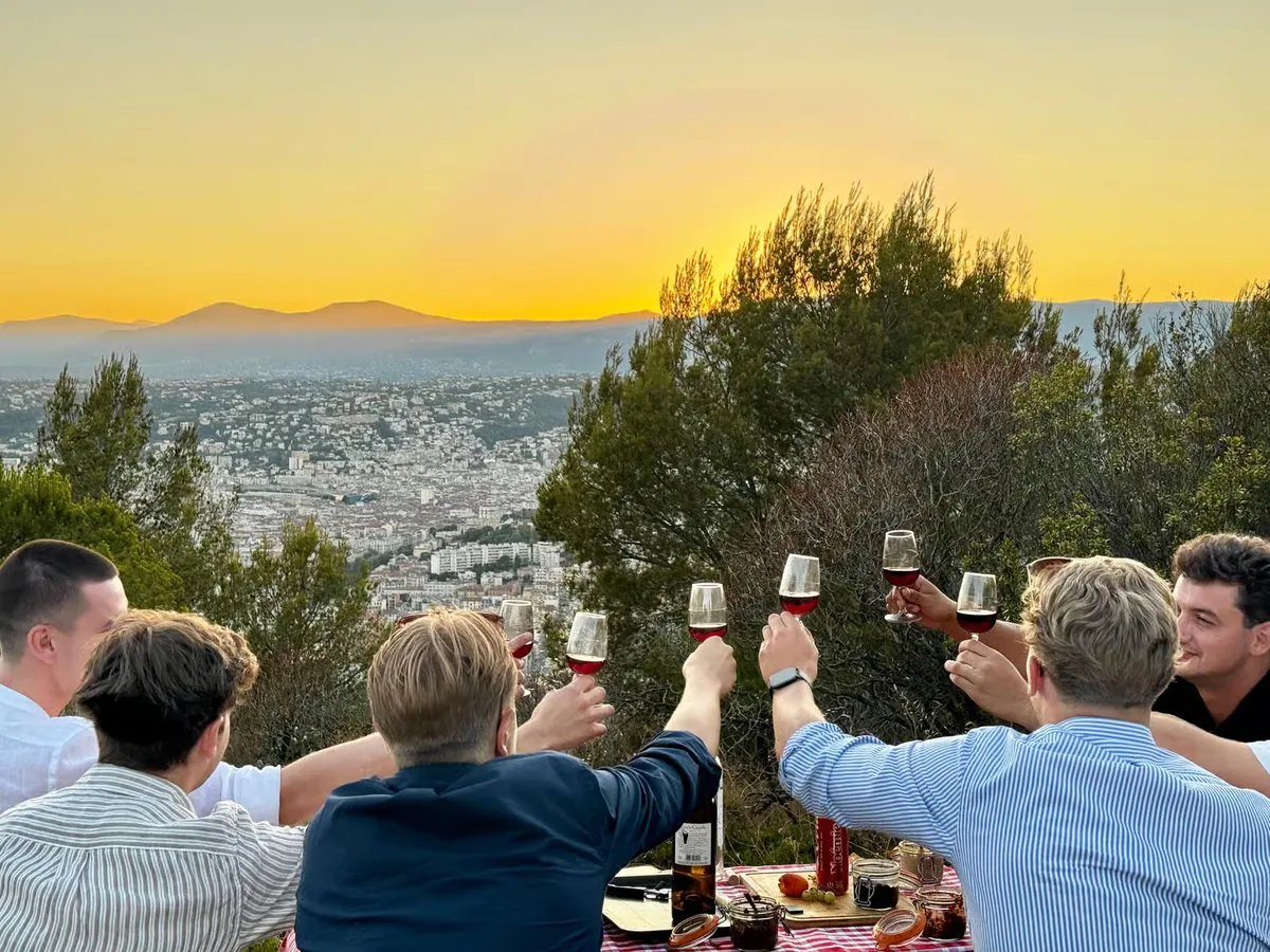 Sunset and Wine Tasting in Nice by Historic Land Rover