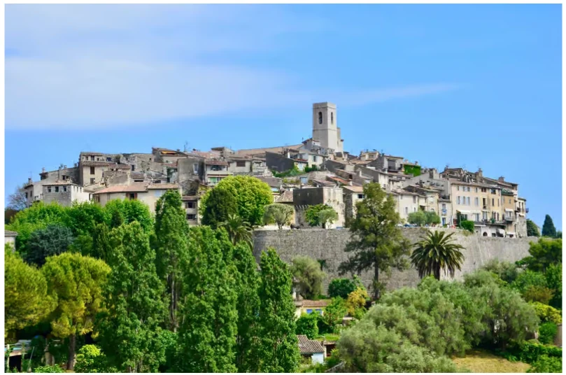Medieval villages Provence tour from Nice in one day