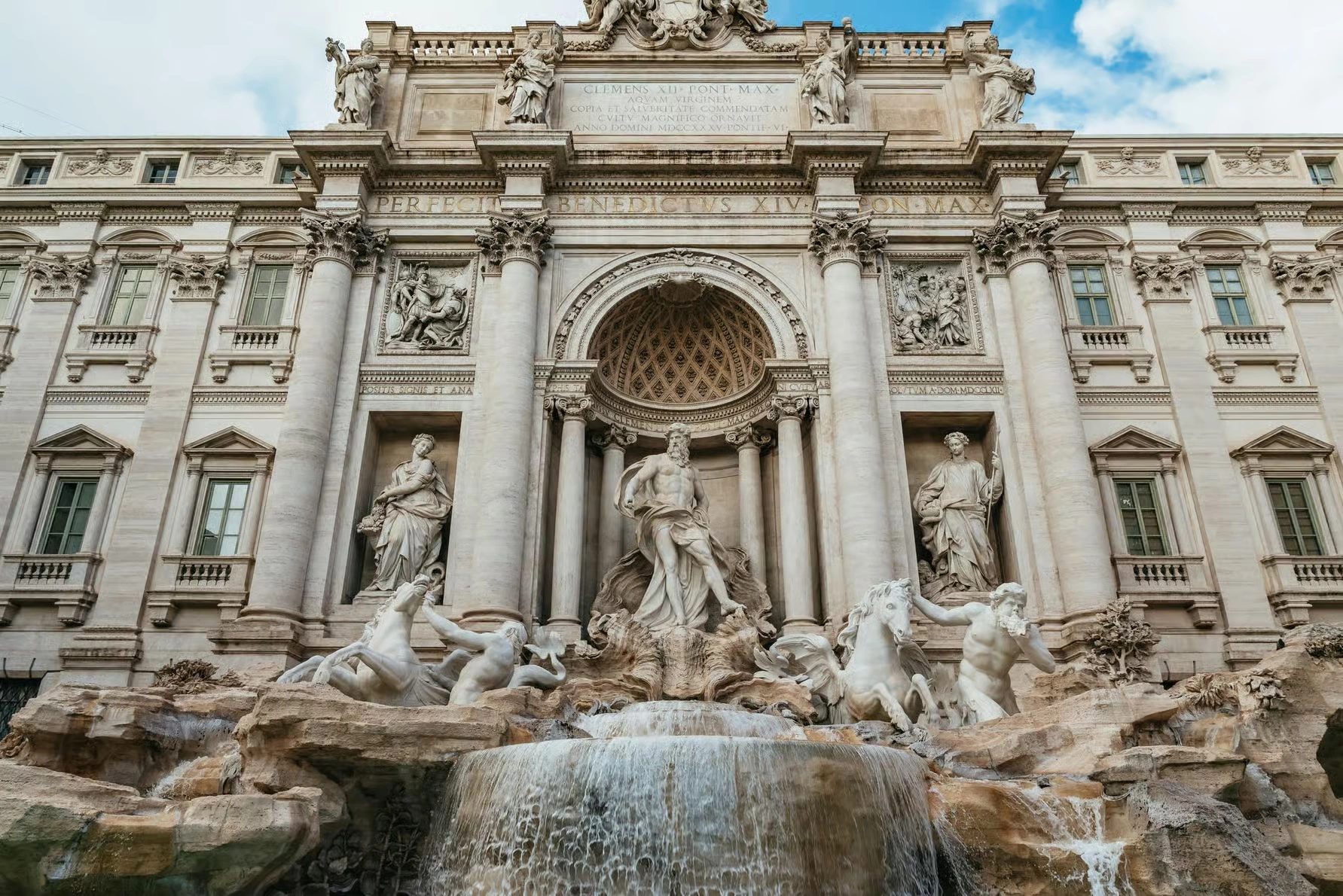 Trevi Fountain Underground Guided Tour in Rome