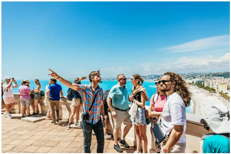 Nice Old Town tour with a guide and Castle Hill views
