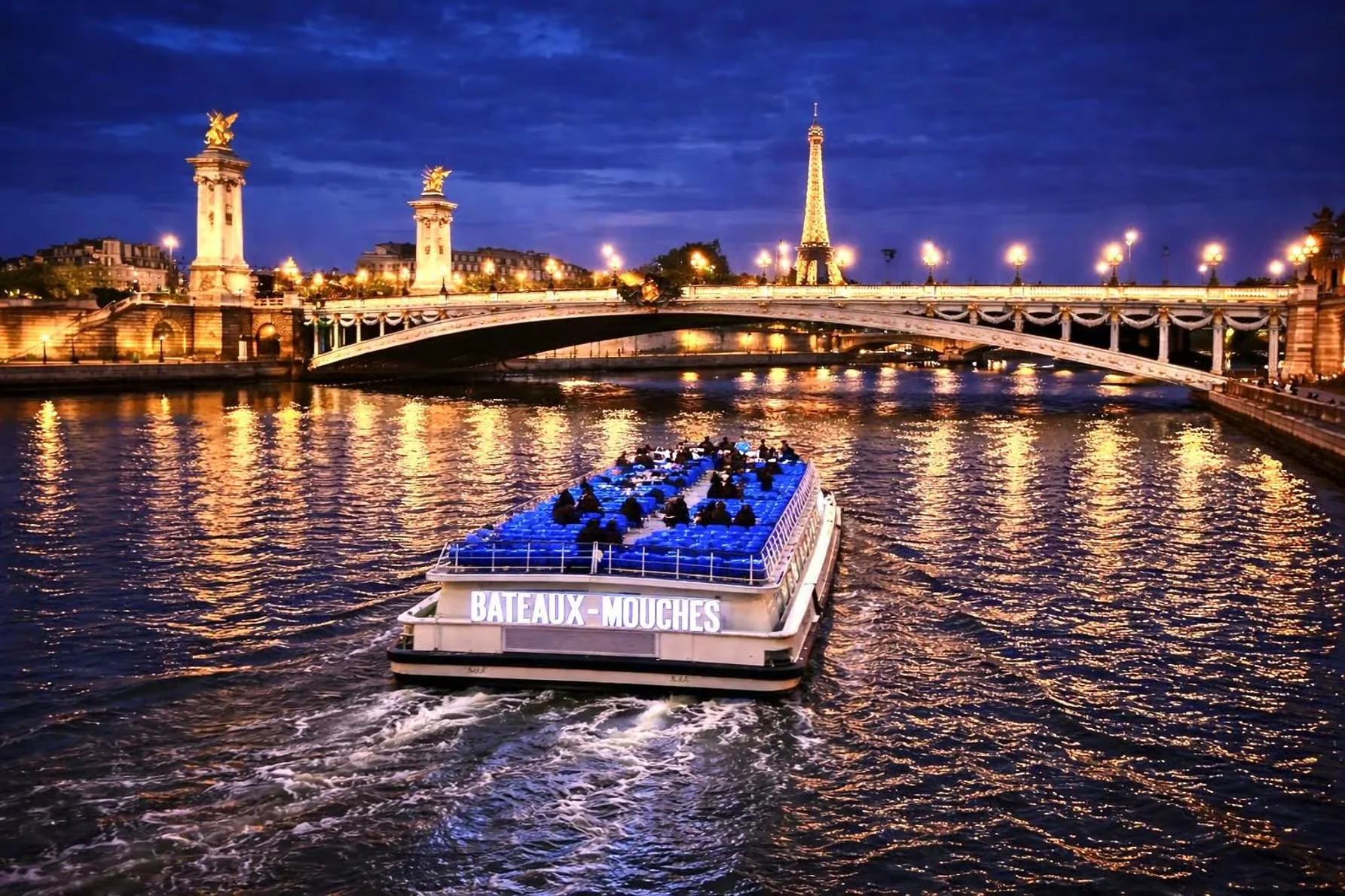 Night cruise on the Seine in Paris to see the illuminated city