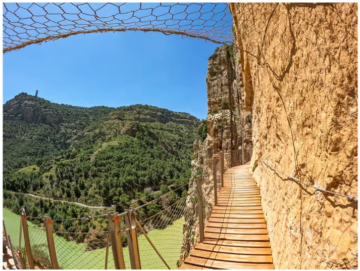 Caminito del Rey entrance ticket Málaga to explore the walkways at your own pace