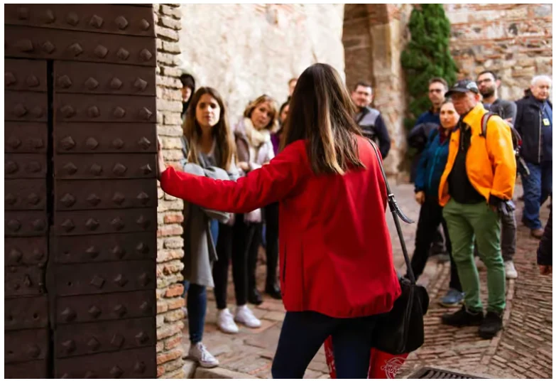 Guided tour of Málaga Alcazaba and Roman Theatre with admission included