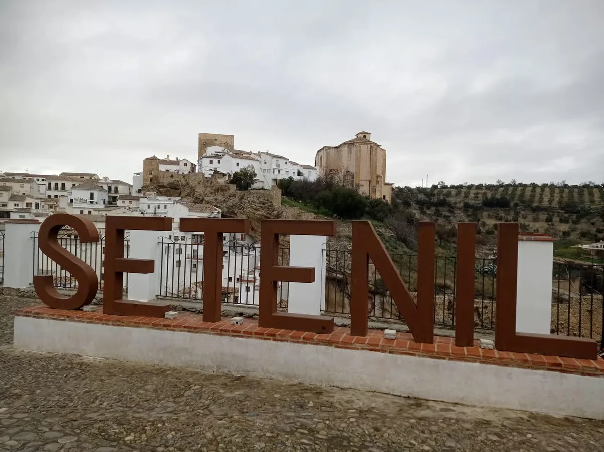 Day trip from Málaga to Setenil and Ronda in one organized route