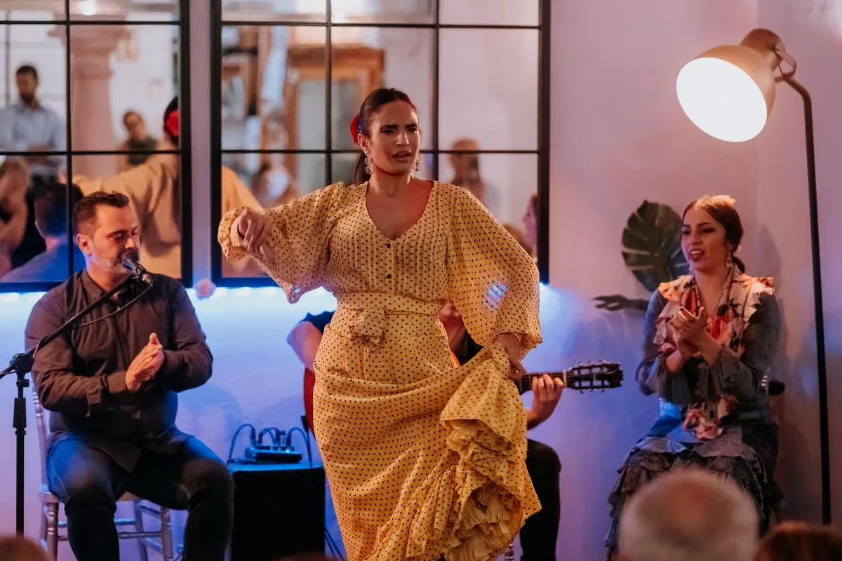 Flamenco show in Córdoba: Doble de Cepa with optional meal
