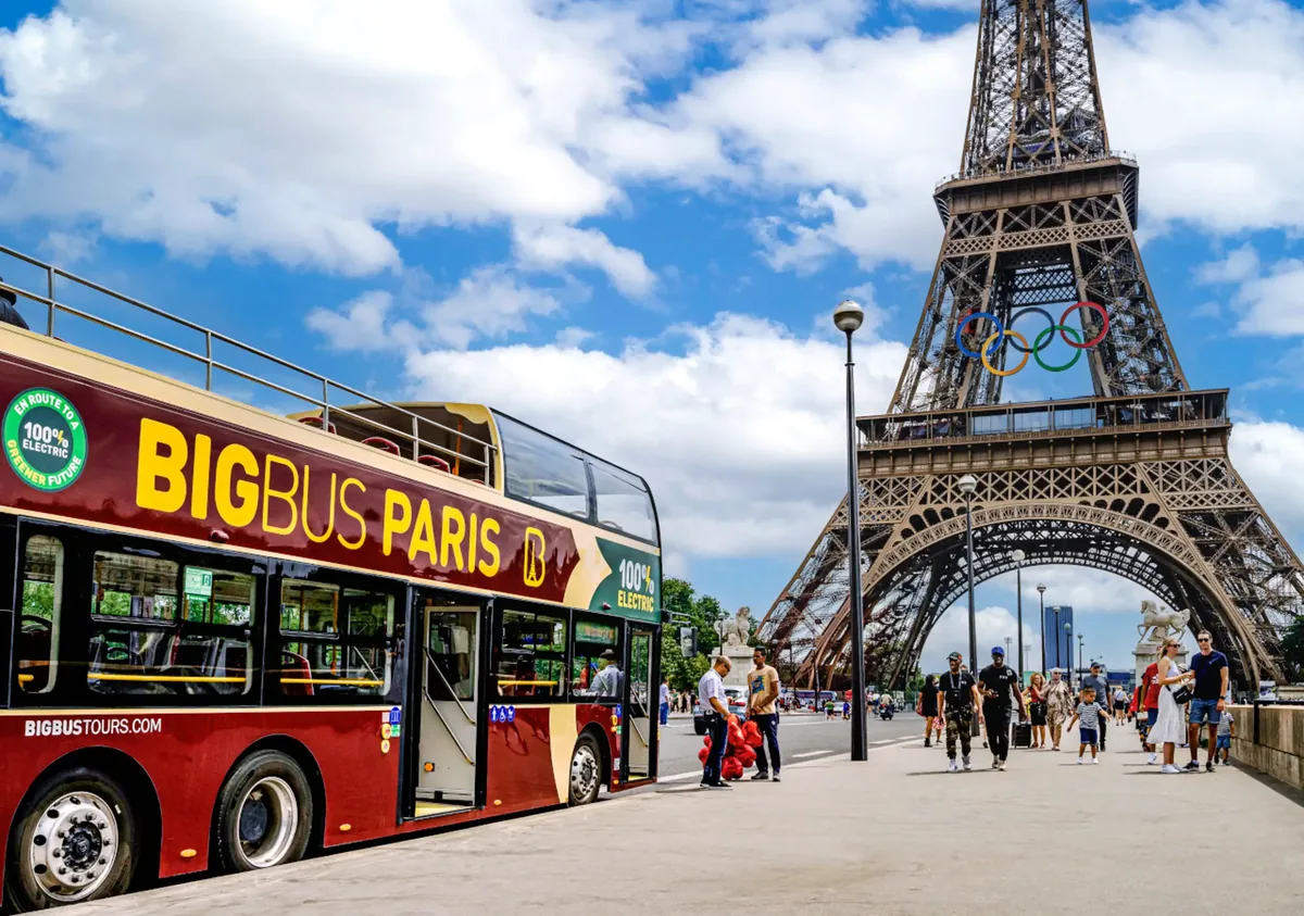 Paris Sightseeing Bus Tour with Hop-On Hop-Off Stops and Optional Seine River Cruise