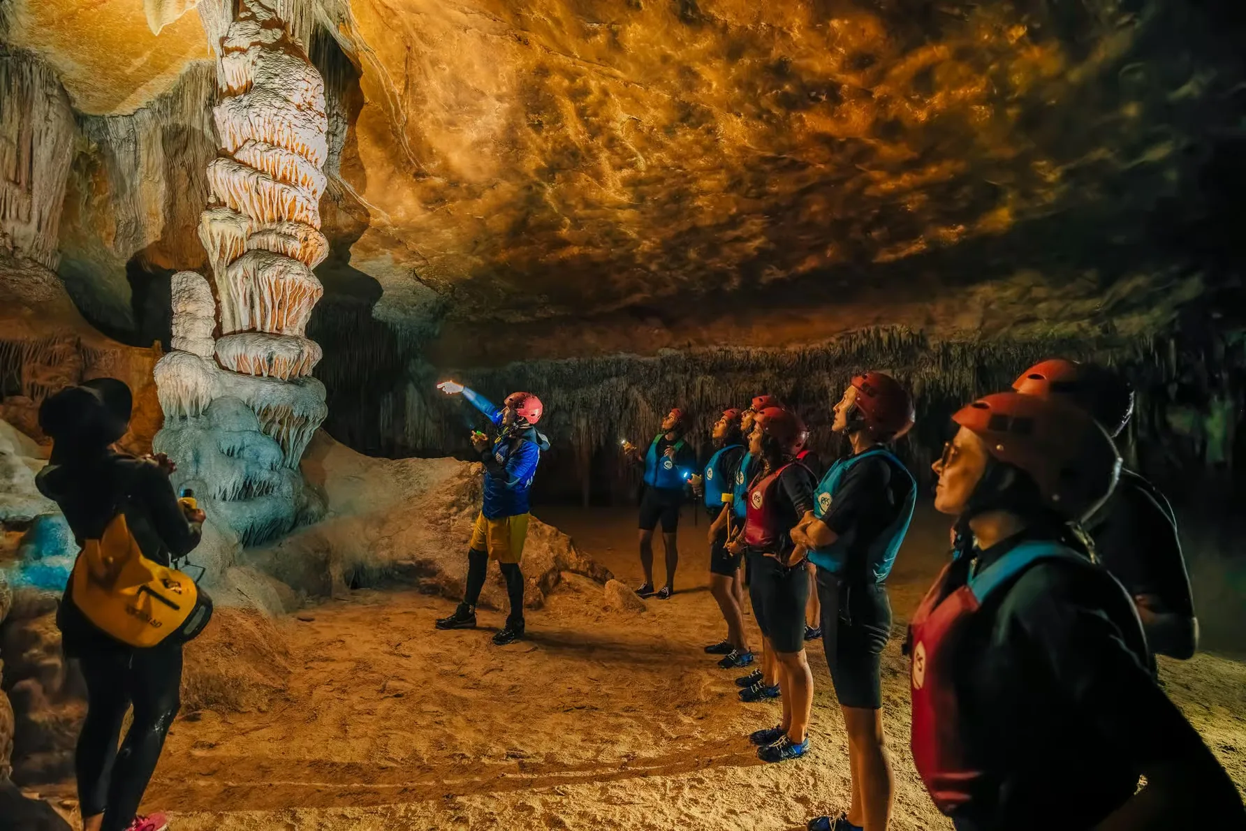 Cala Varques kayak tour with snorkel and sea caves