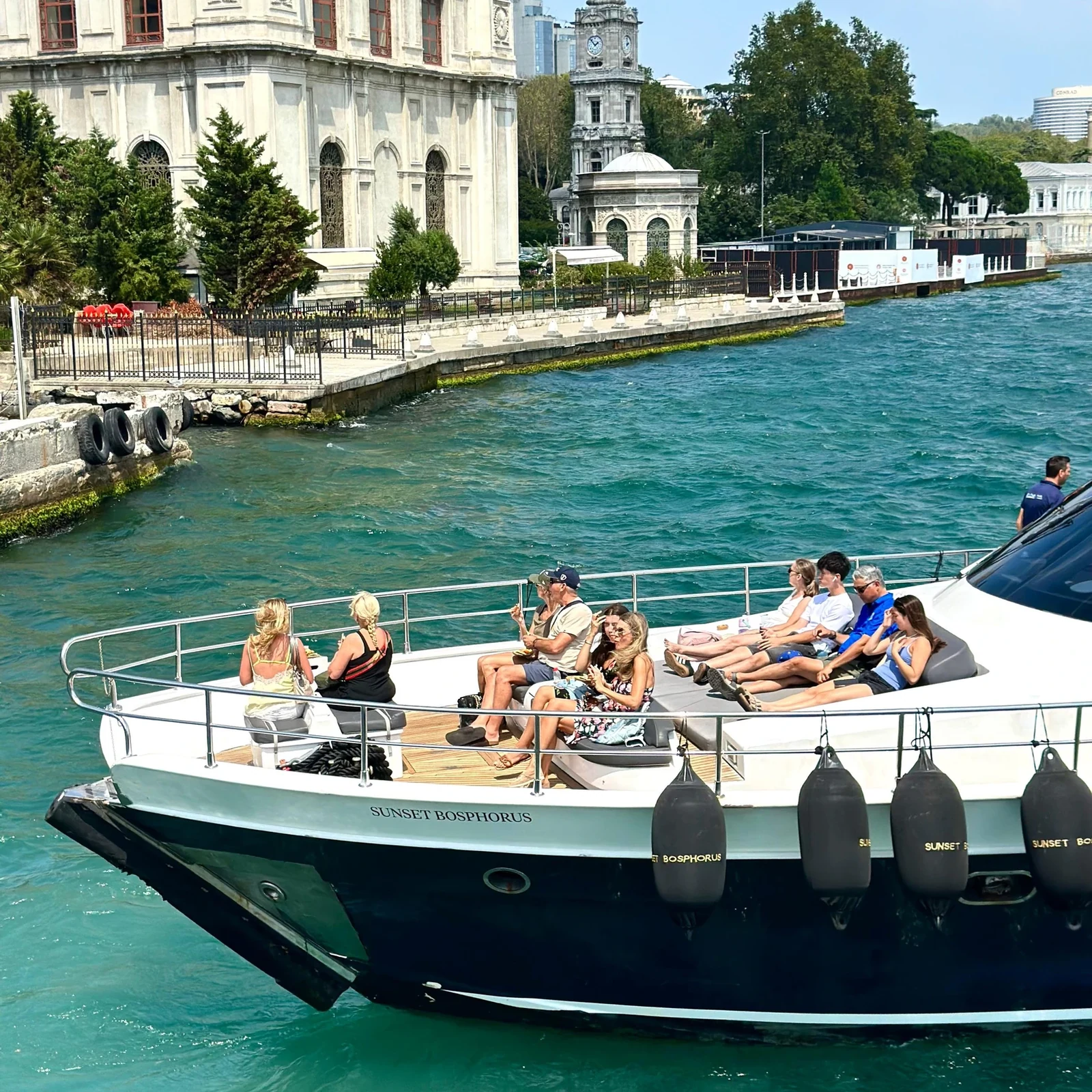 Bosphorus cruise in Istanbul by yacht with an Asian-side stop