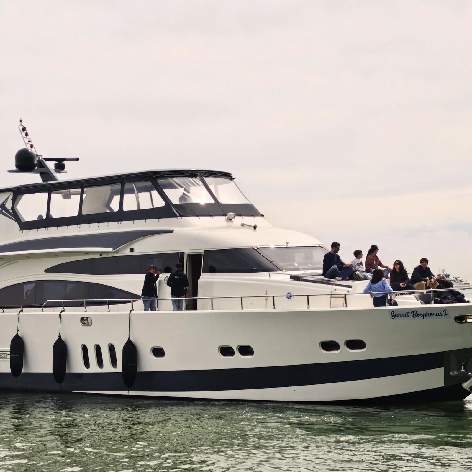 Bosphorus cruise in Istanbul by yacht with an Asian-side stop
