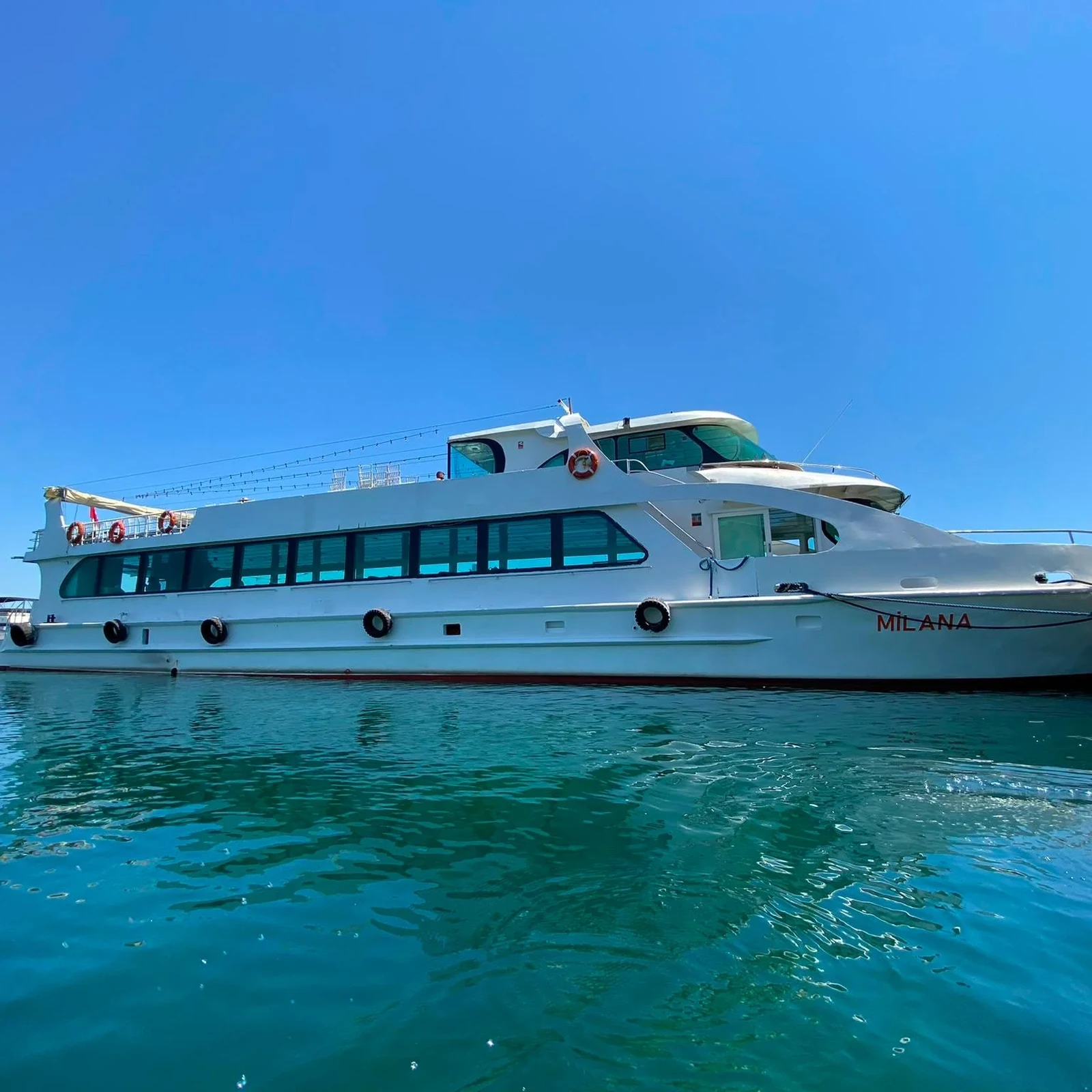 Sivriada boat trip from Istanbul with swimming, snorkeling and lunch