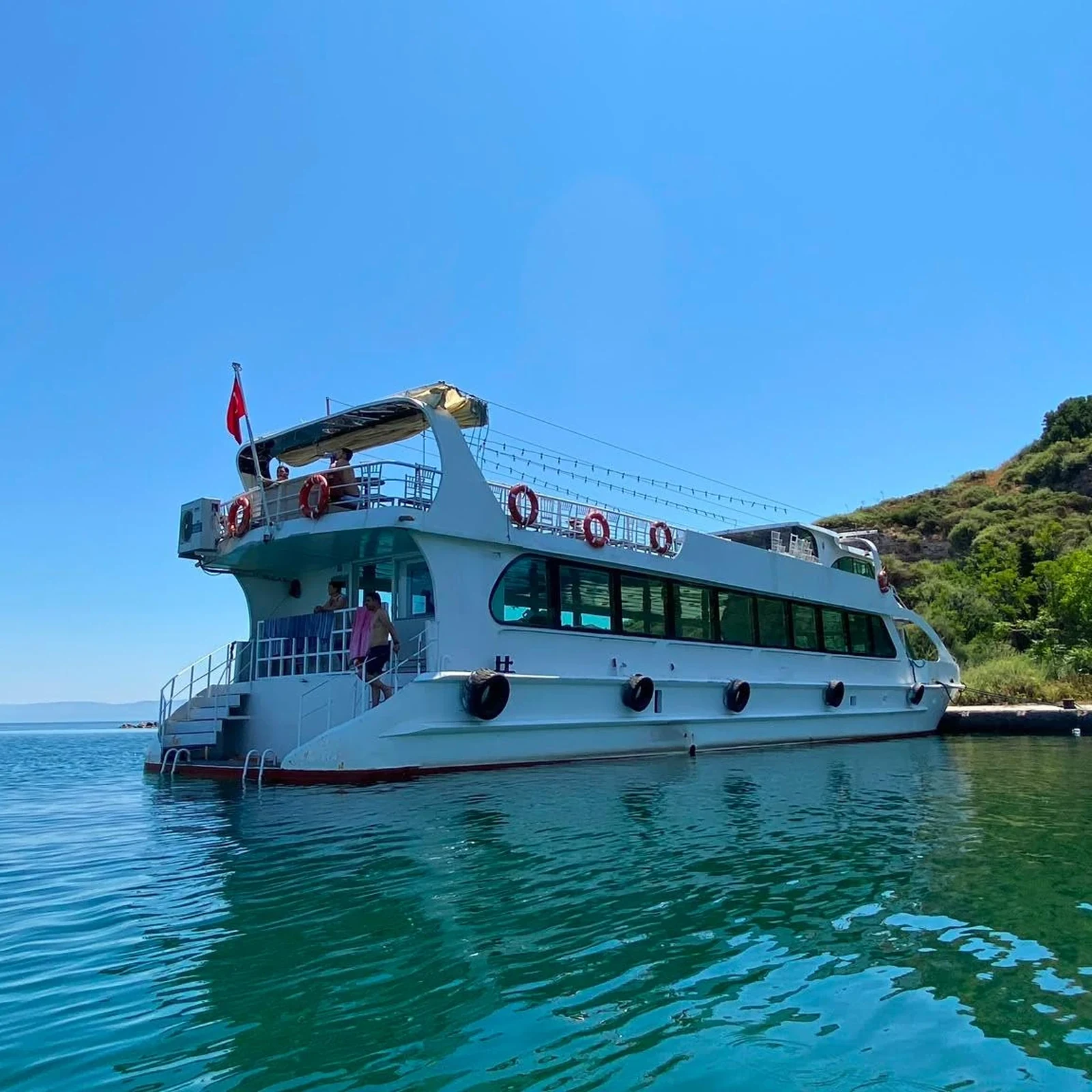 Sivriada boat trip from Istanbul with swimming, snorkeling and lunch