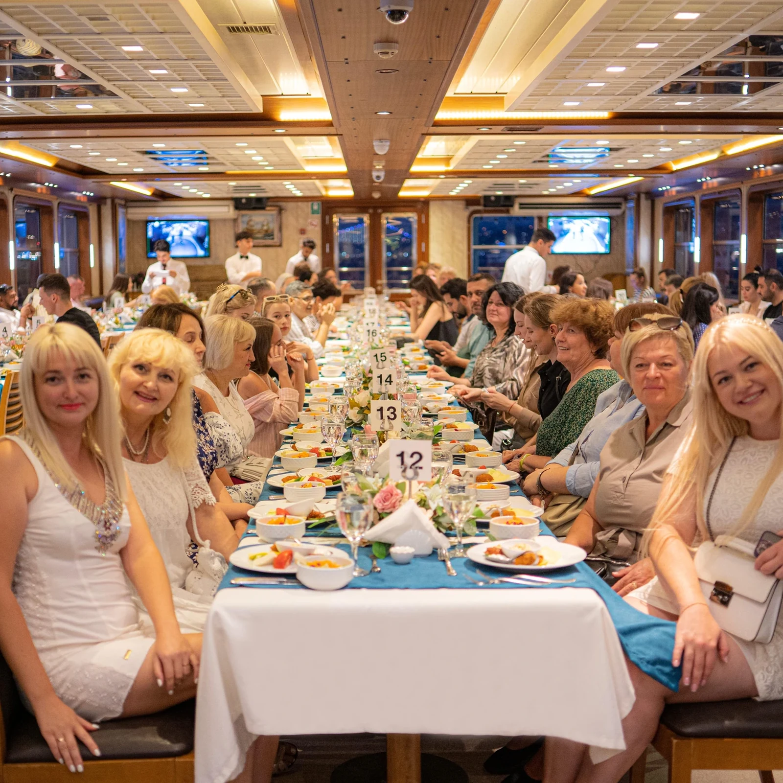 Bosphorus dinner cruise in Istanbul with Turkish show