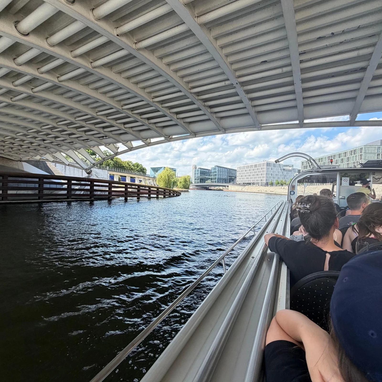 1-Hour Berlin Boat Tour with a Bilingual Live Guide