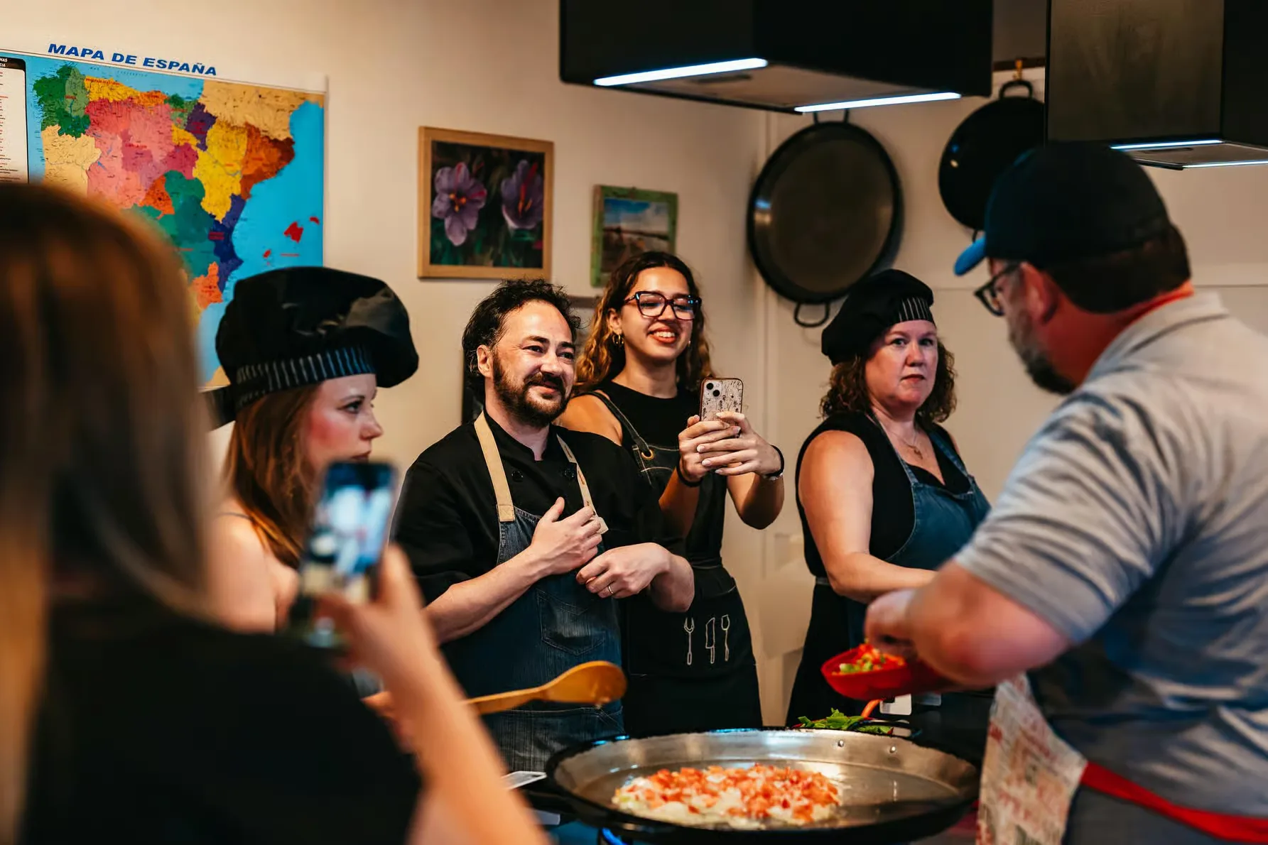 Paella and sangria workshop in Madrid city center