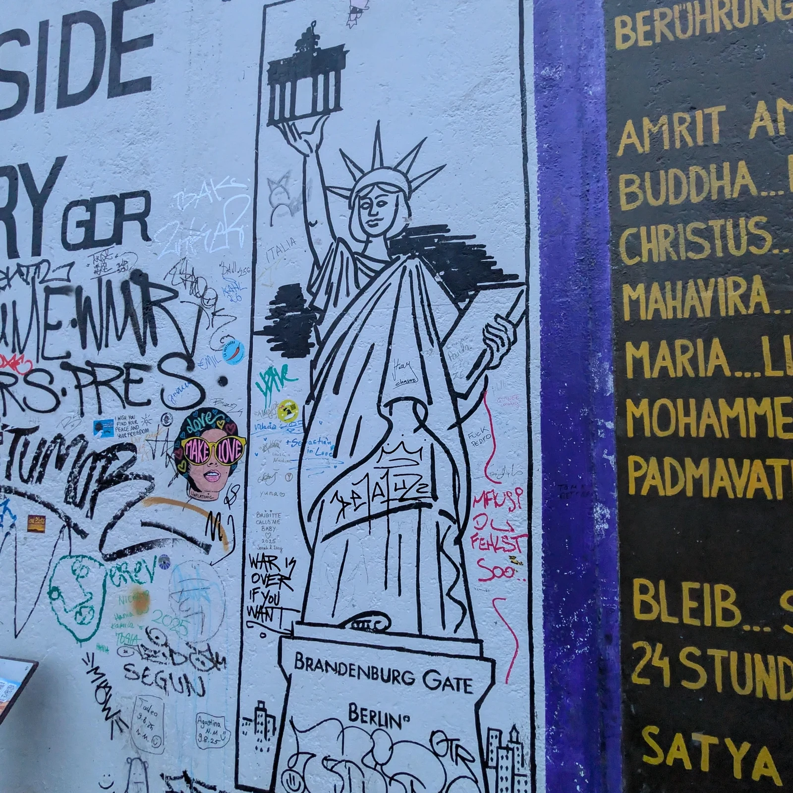 Berlin Wall East Side Gallery tour with a guide