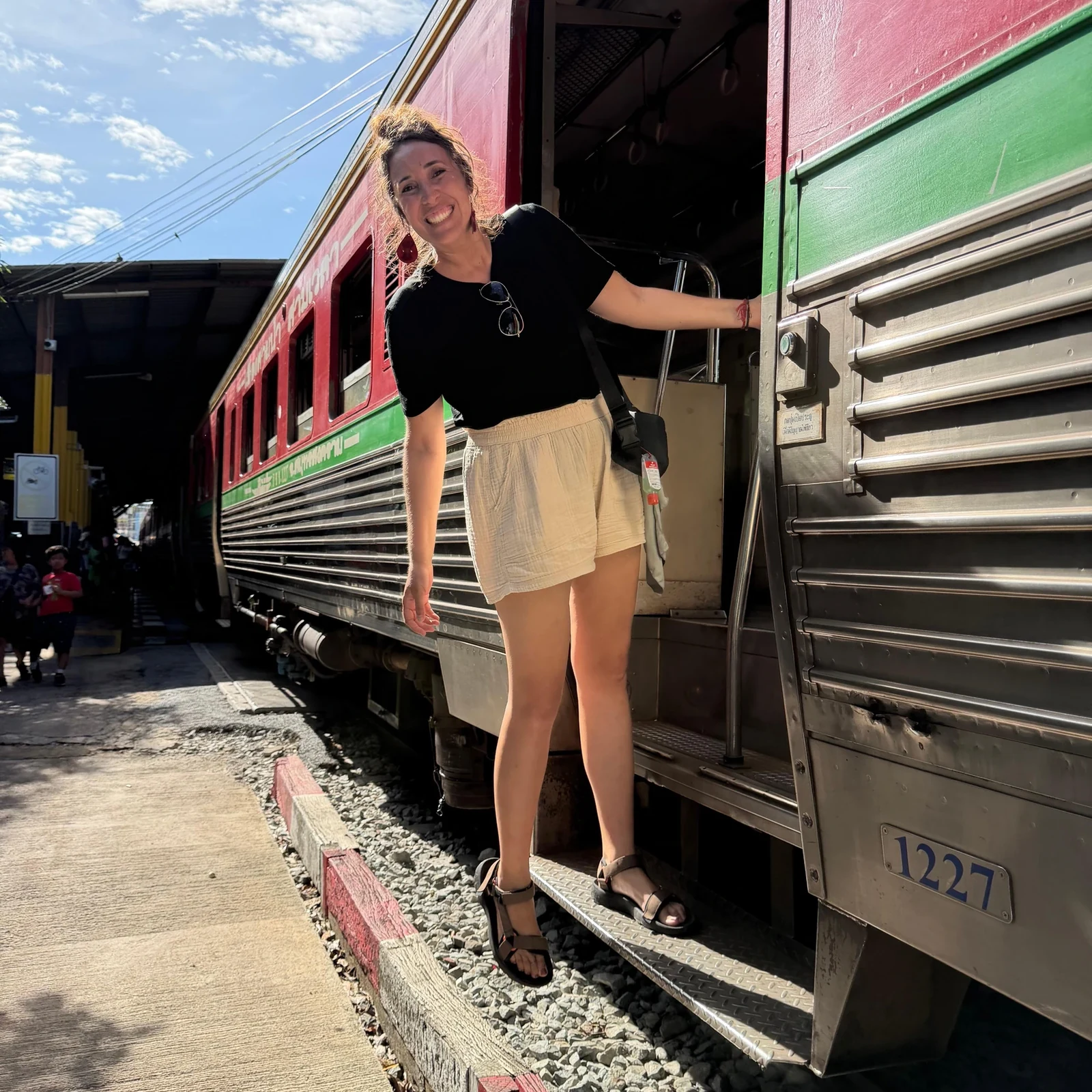 Damnoen Saduak and Maeklong Tour from Bangkok | Guided Markets