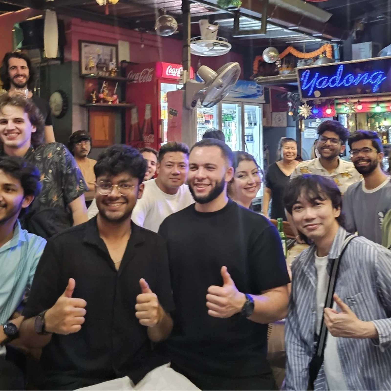 Pub Crawl in Bangkok durch Speakeasy, Rooftop Bars und ikonische Clubs