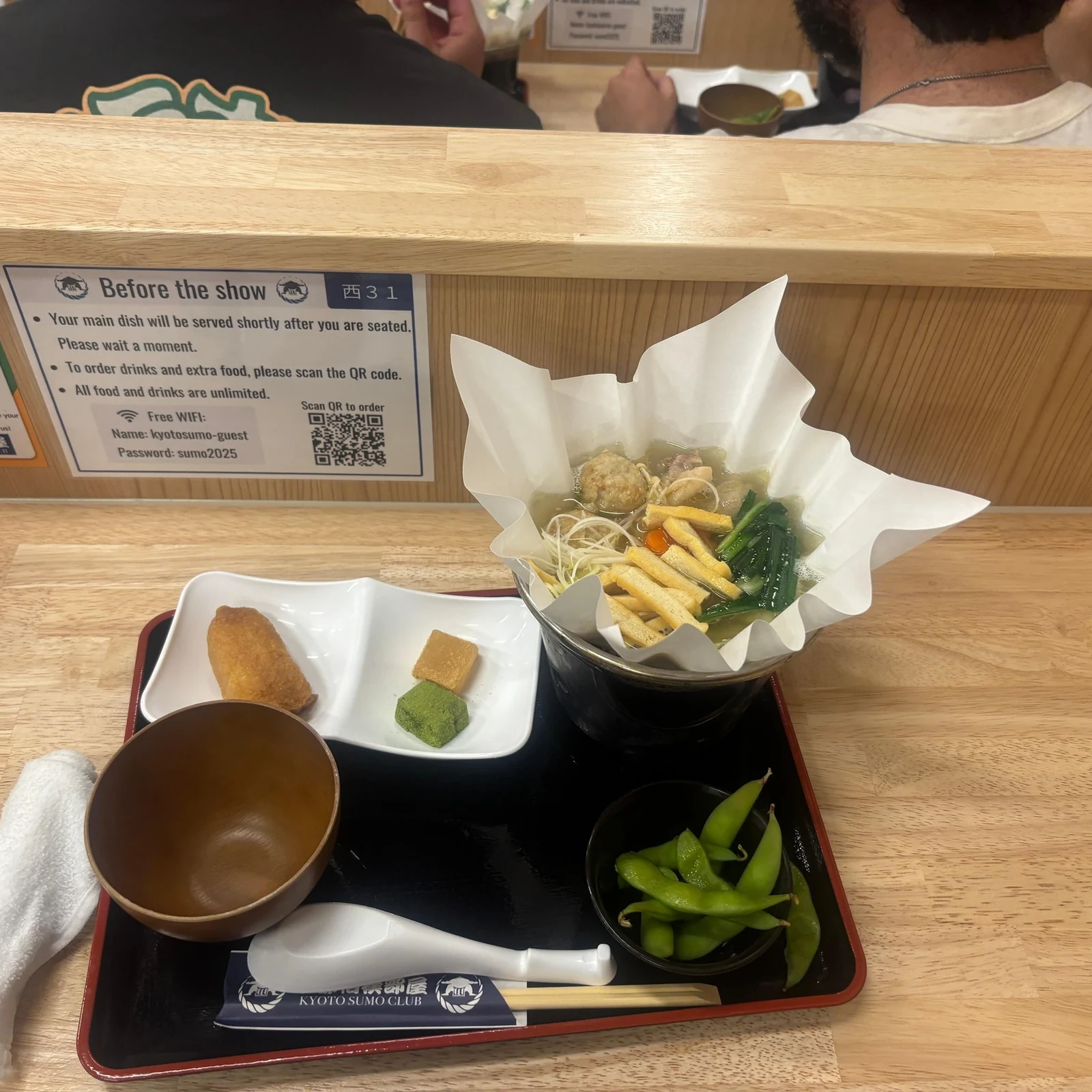Kyoto sumo show with dinner, drinks and geisha performance