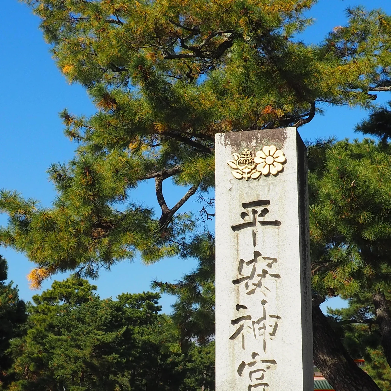 Kyoto electric bike tour through the city’s quieter local side