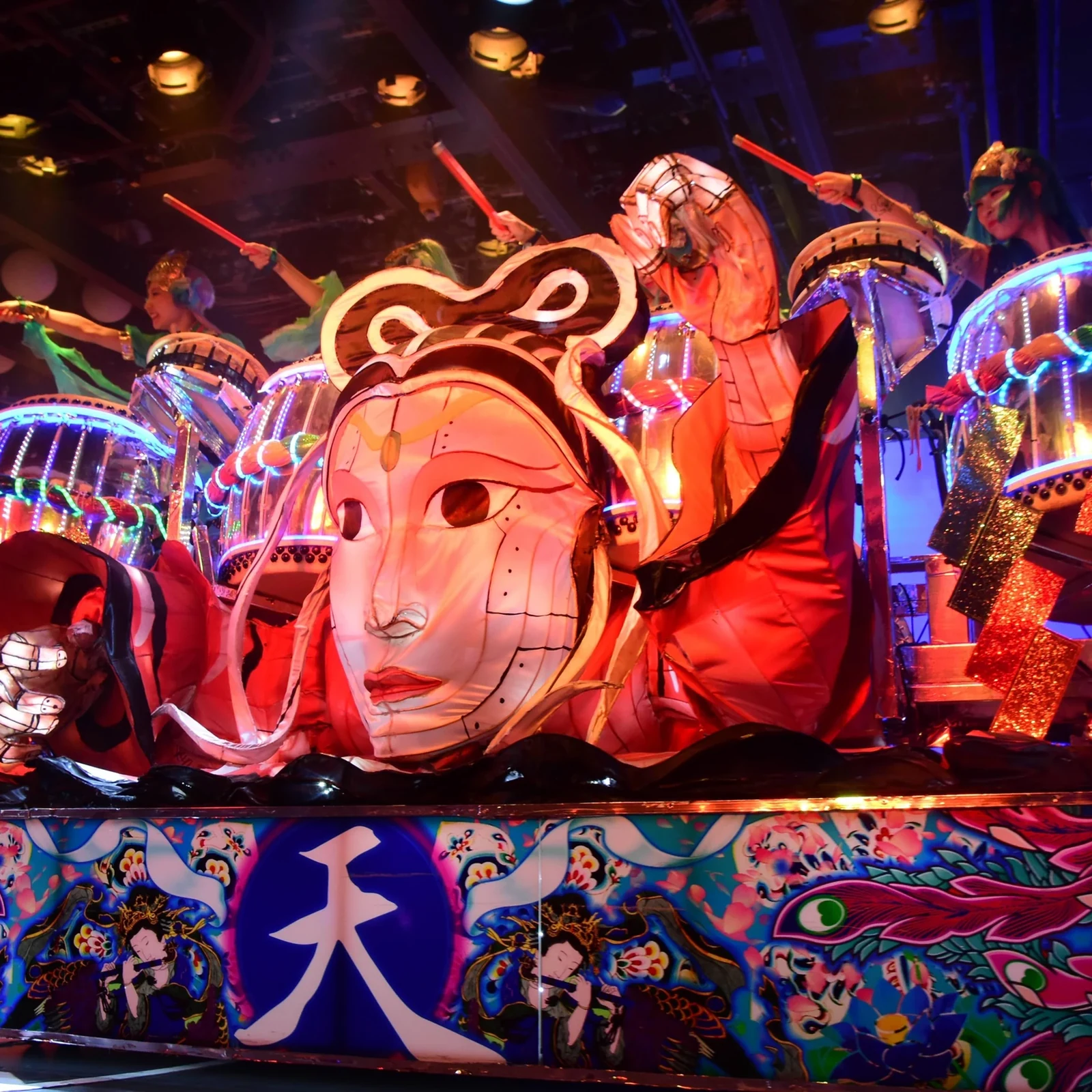 Samurai Restaurant Show Tokyo : billet avec néons, samouraïs et deux boissons incluses