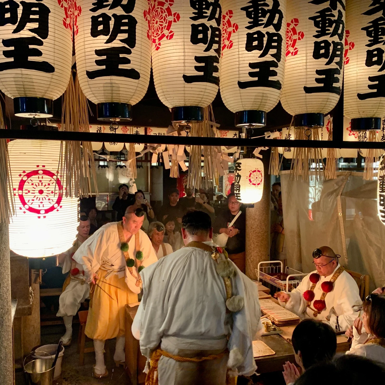 Osaka Walking Tour: From the Castle to Dotonbori