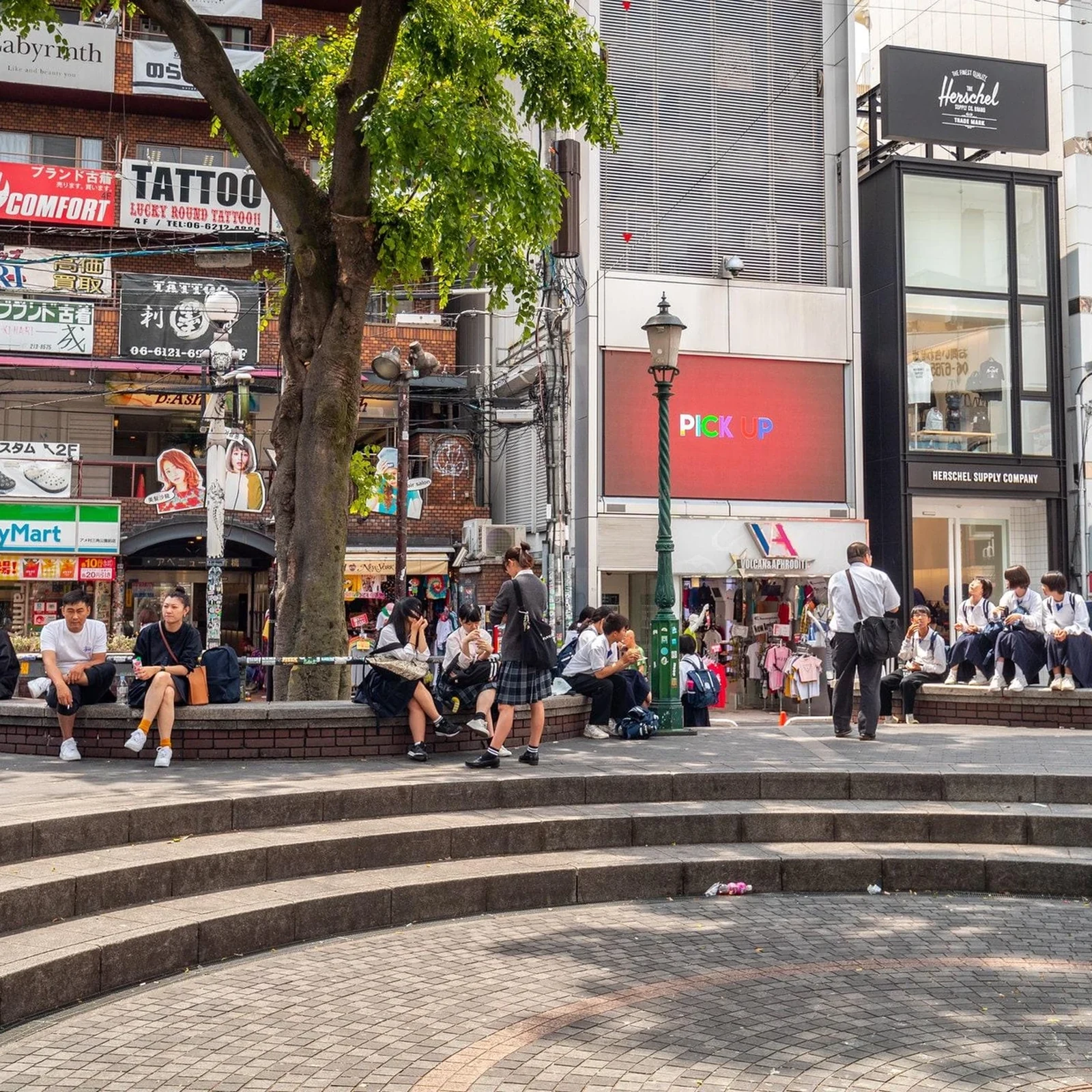 Private Spanish-Language Tour of Osaka: Dotonbori and Kuromon