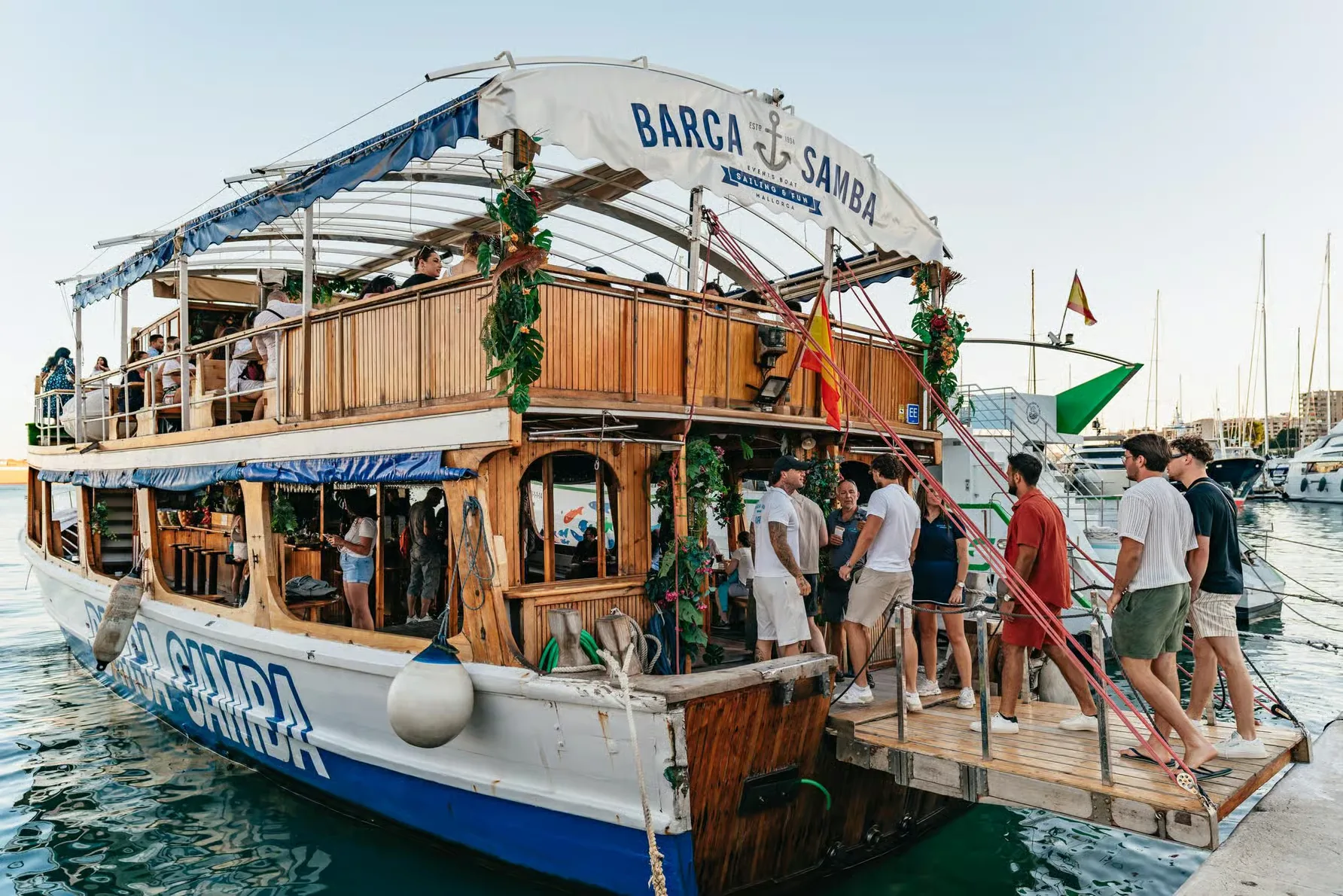 Sunset boat tour around Palma Bay