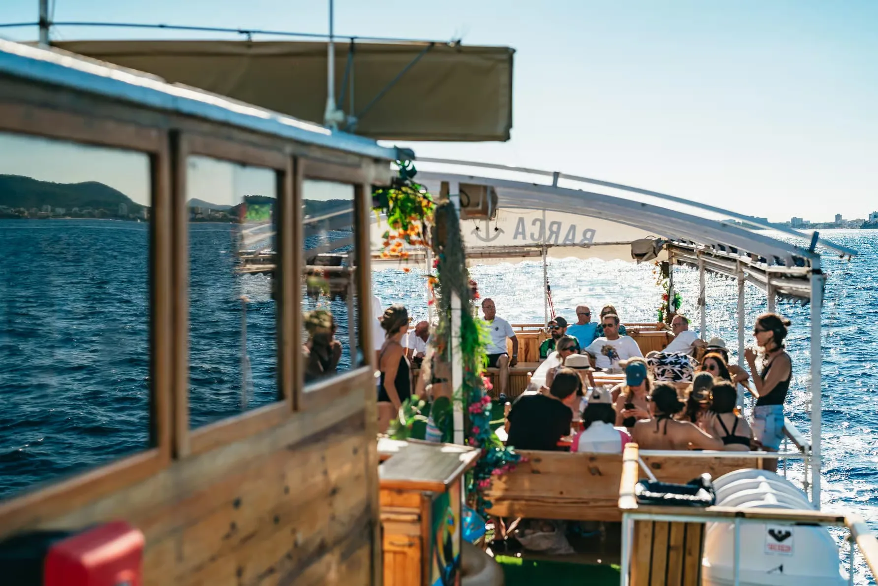 Palma Bay cruise with swimming, music and lunch