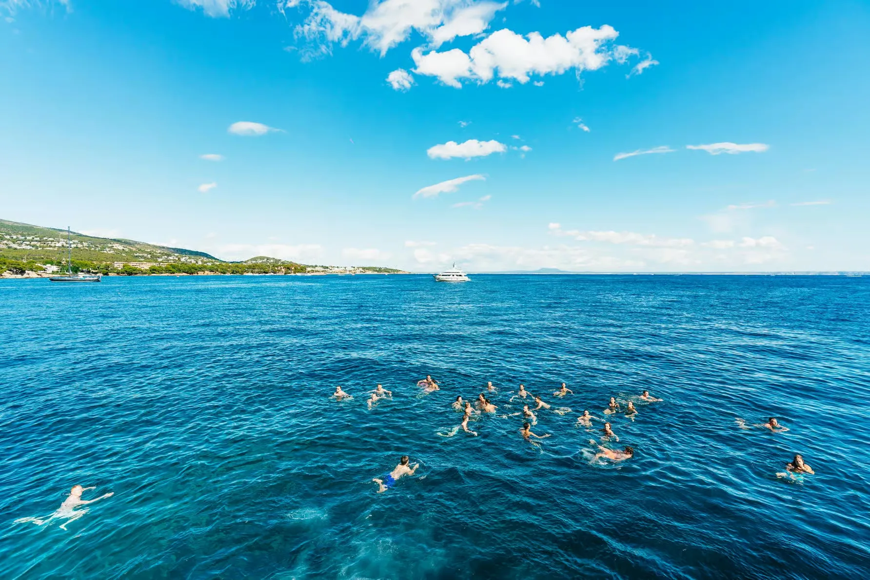 Palma Bay cruise with live DJ, swimming and lunch