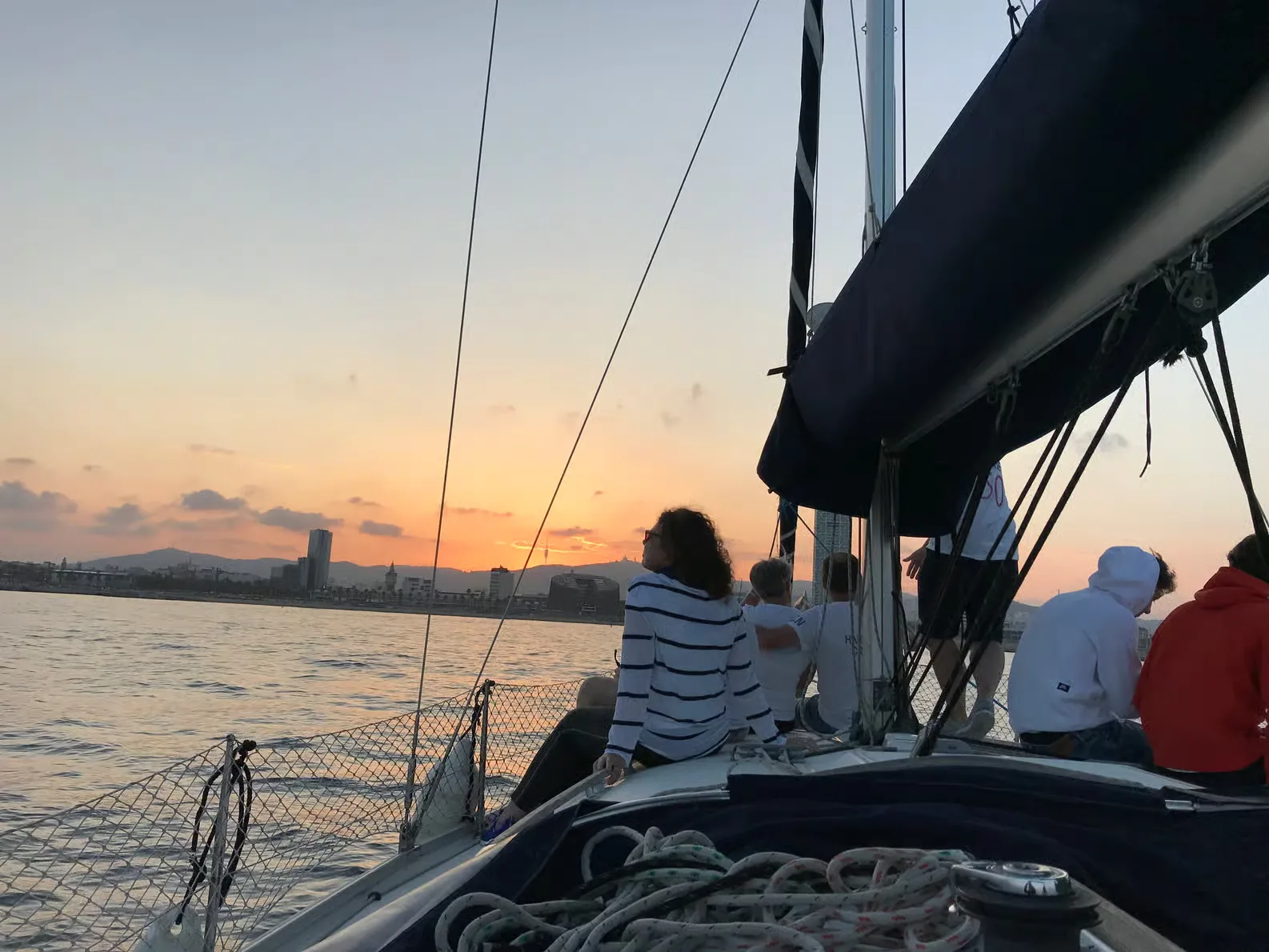 Barcelona cruise with welcome drink and skyline views