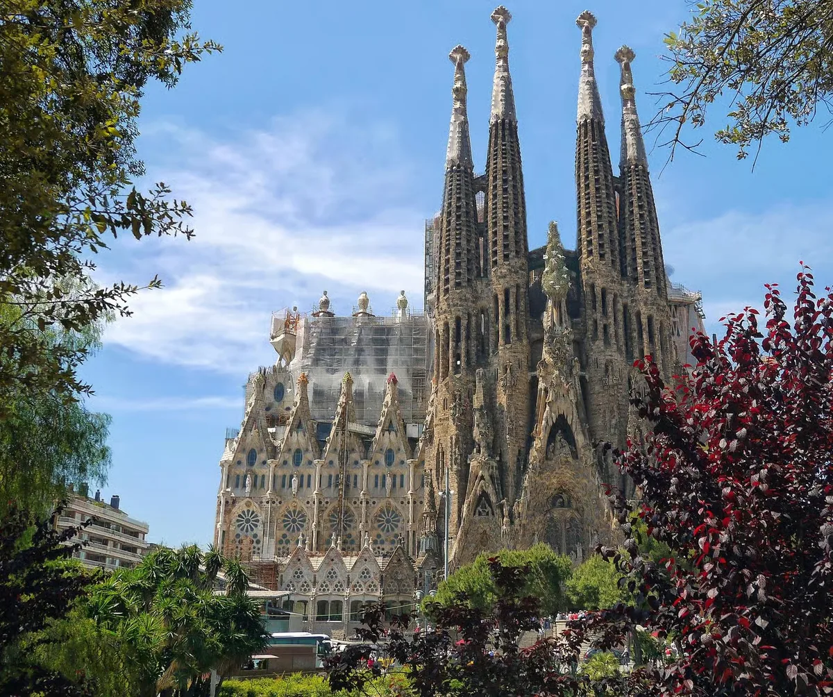 Sagrada Familia skip-the-line tour with guide in Barcelona